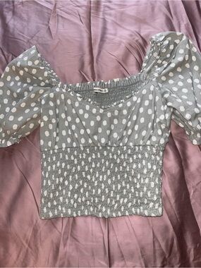 Abercrombie & Fitch Light Gray Polka Dot Smocked Crop Top